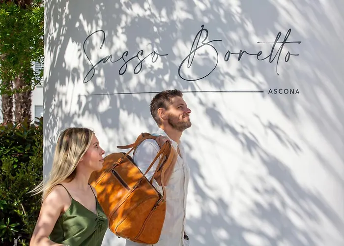 Sasso Boretto, Luxury شقة فندقية 4*